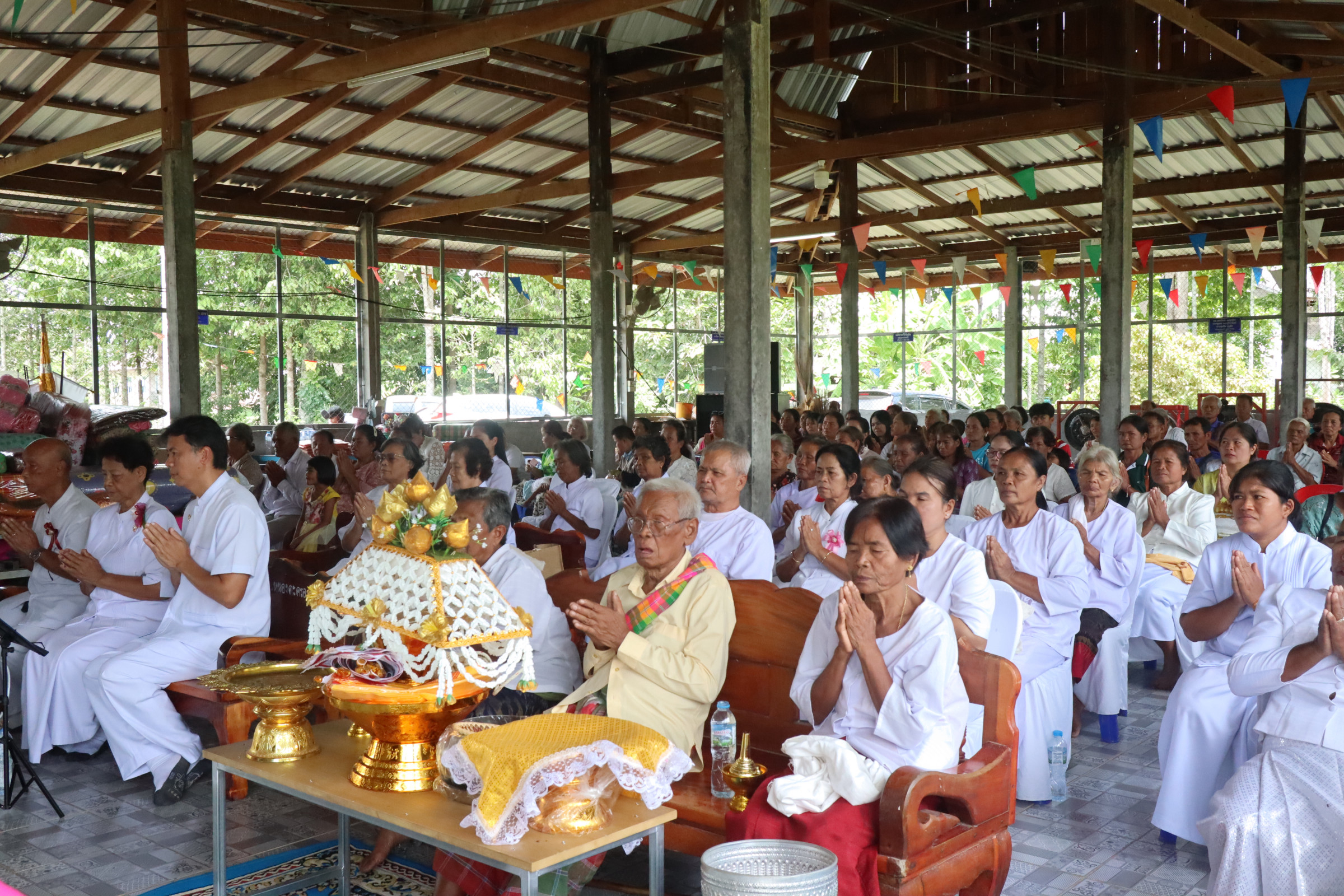 ภาพร่วมพิธีกรรมที่พักสงฆ์ป่าสระคู