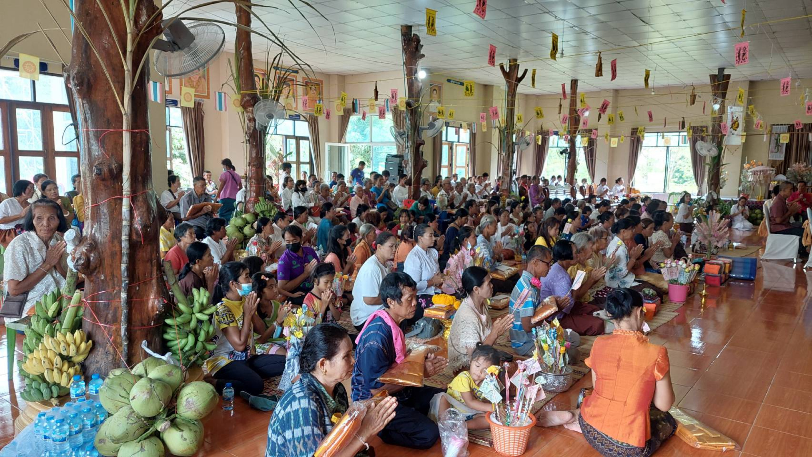 ภาพร่วมพิธีกรรมวัดป่าหนองตะเคียน