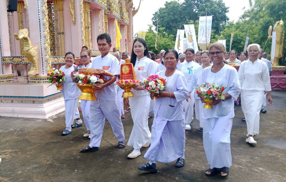 ภาพร่วมขบวนกฐินวัดบัวถนน