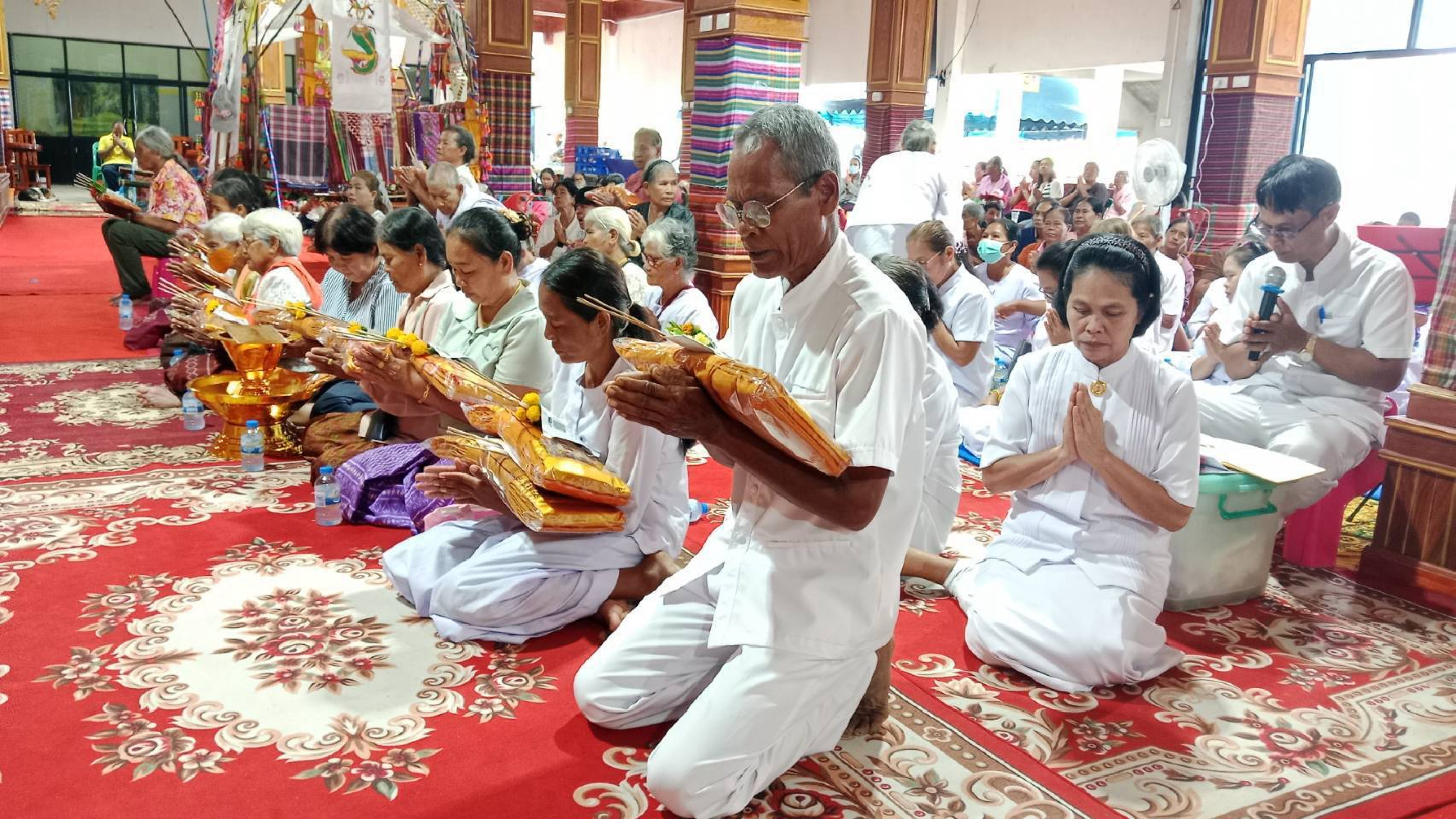 ภาพร่วมพิธีกรรมวัดบัวถนน