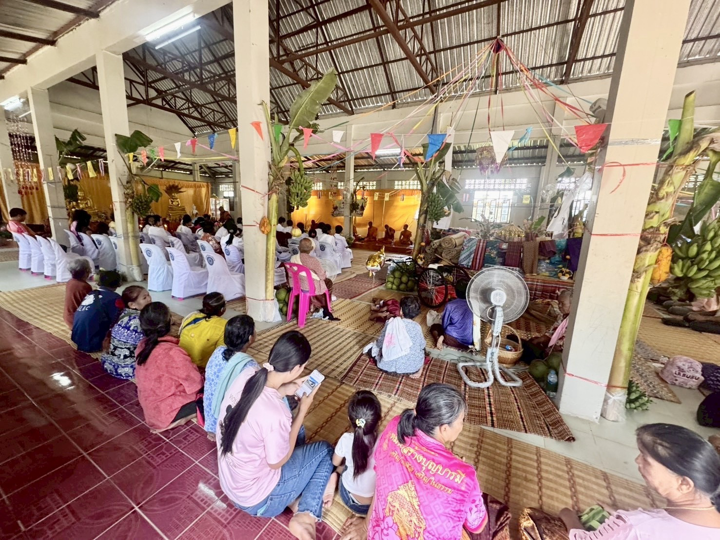 ภาพร่วมพิธีกรรมวัดหนองปรือพวงสำราญ