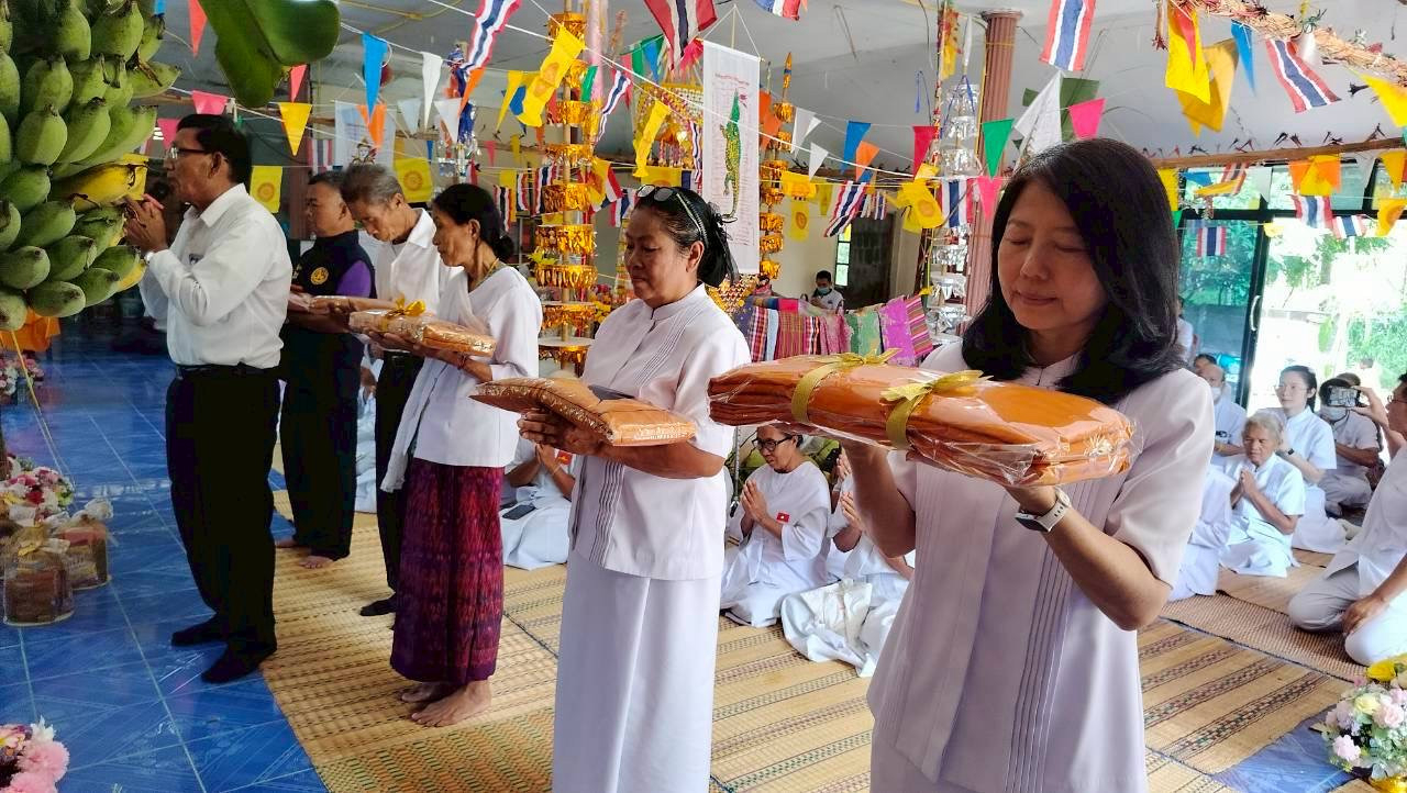 ภาพร่วมพิธีกรรมวัดโคกสว่าง(นิกรสว่างธรรม)