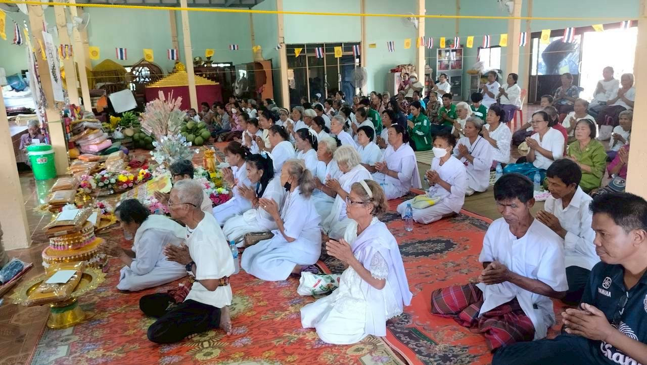 ภาพร่วมพิธีกรรมวัดนาลาว