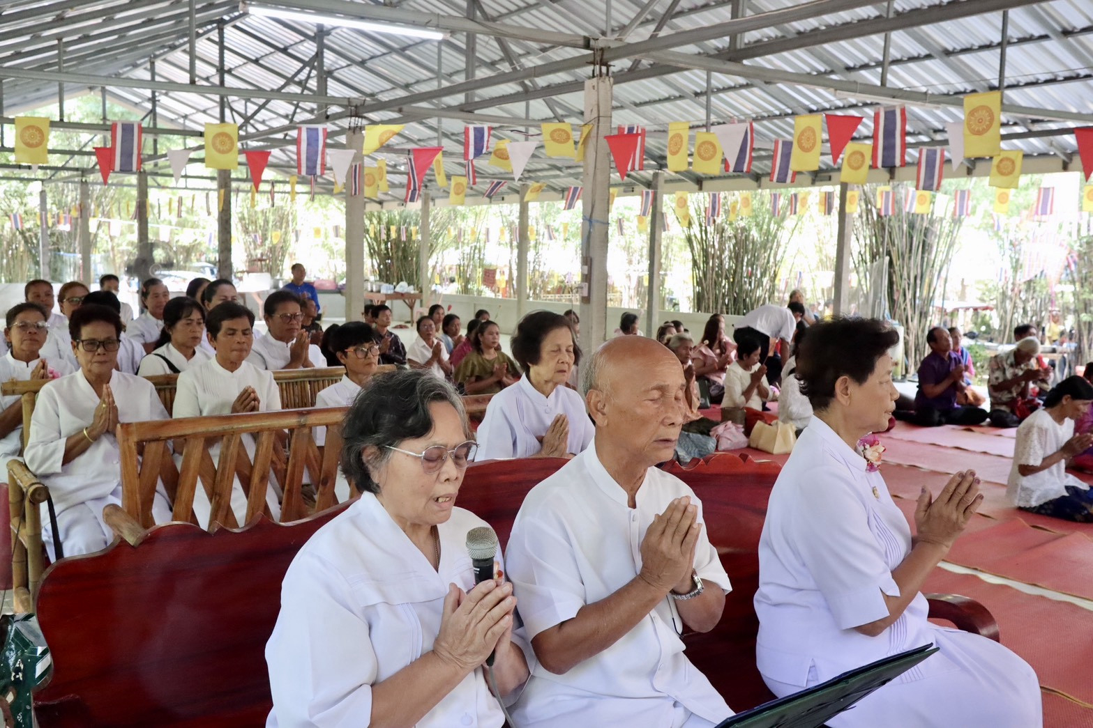 ภาพร่วมพิธีกรรมที่พักสงฆ์บ่อหินหลุม(เวฬุวนาราม)