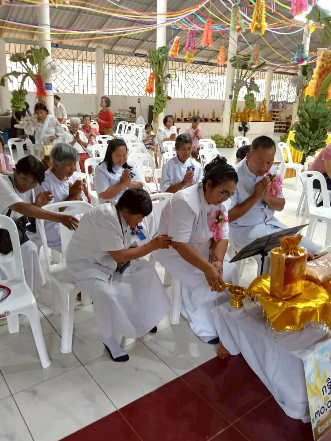 ภาพร่วมพิธีกรรมที่พักสงฆ์ถ้ำหินสถิตเทพ