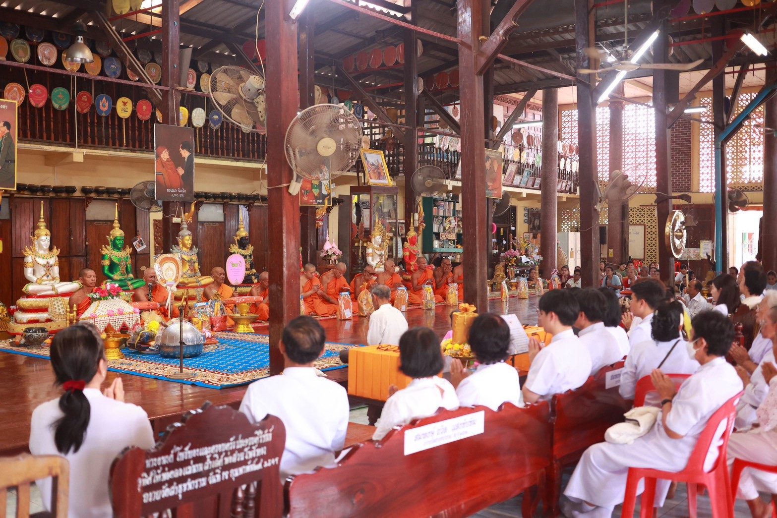 ภาพร่วมพิธีกรรมวัดสาธุชนาราม