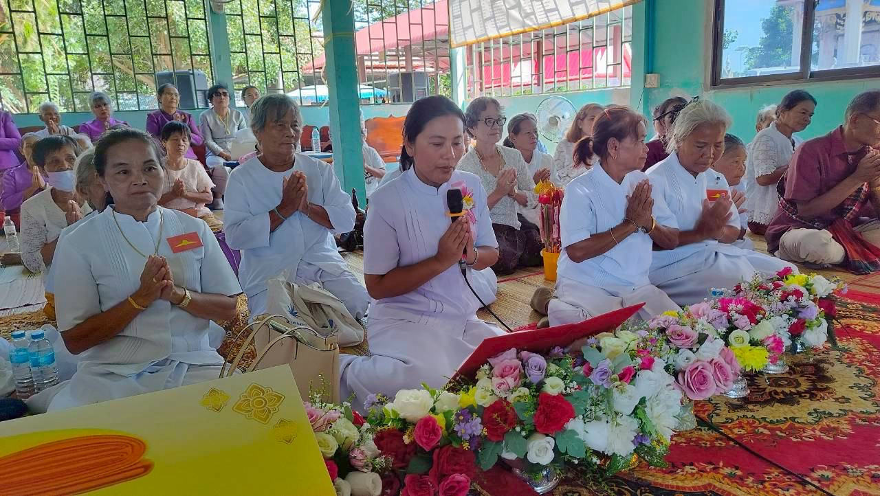 ภาพกล่าวคำถวายกฐินวัดสว่างอารมณ์