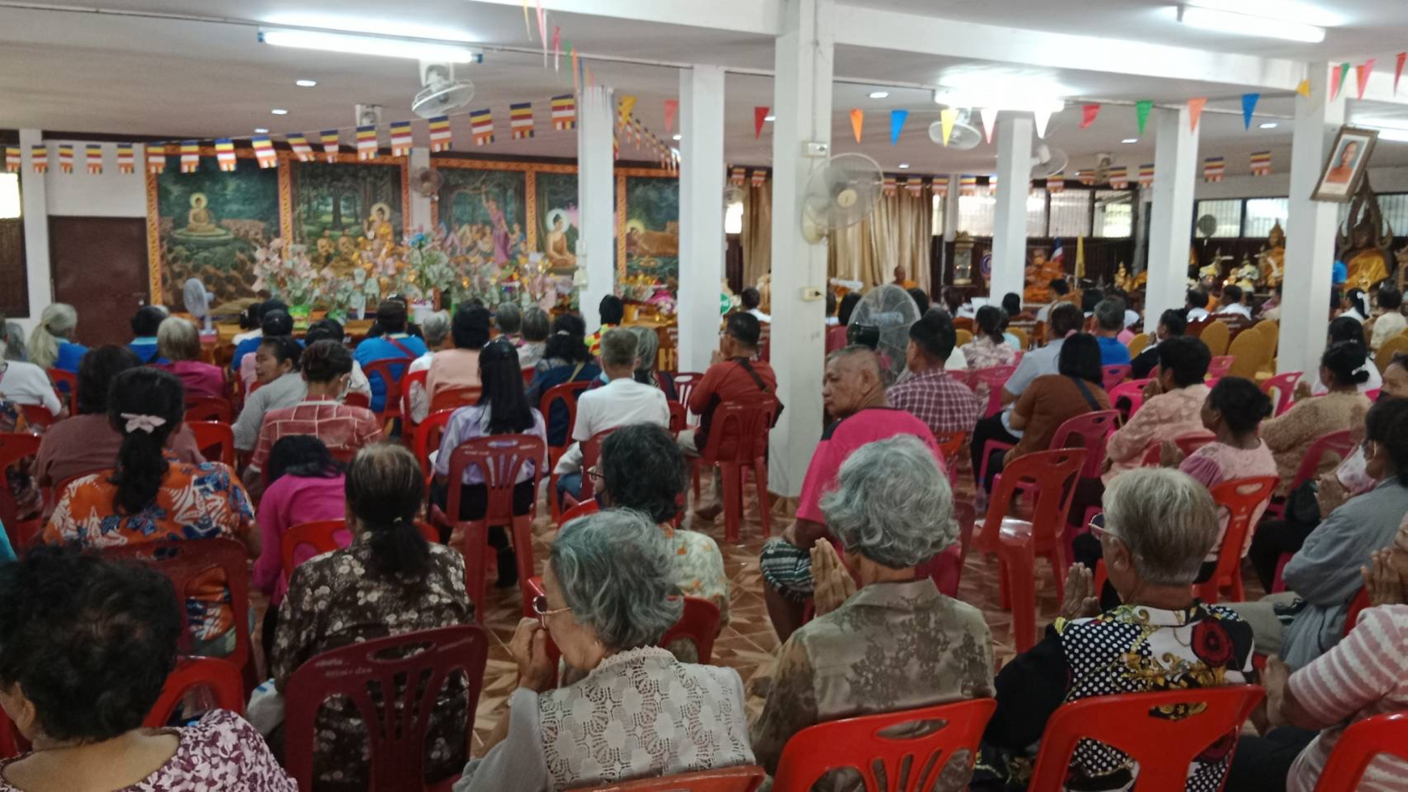 ภาพร่วมพิธีกรรมวัดนพวงศาราม