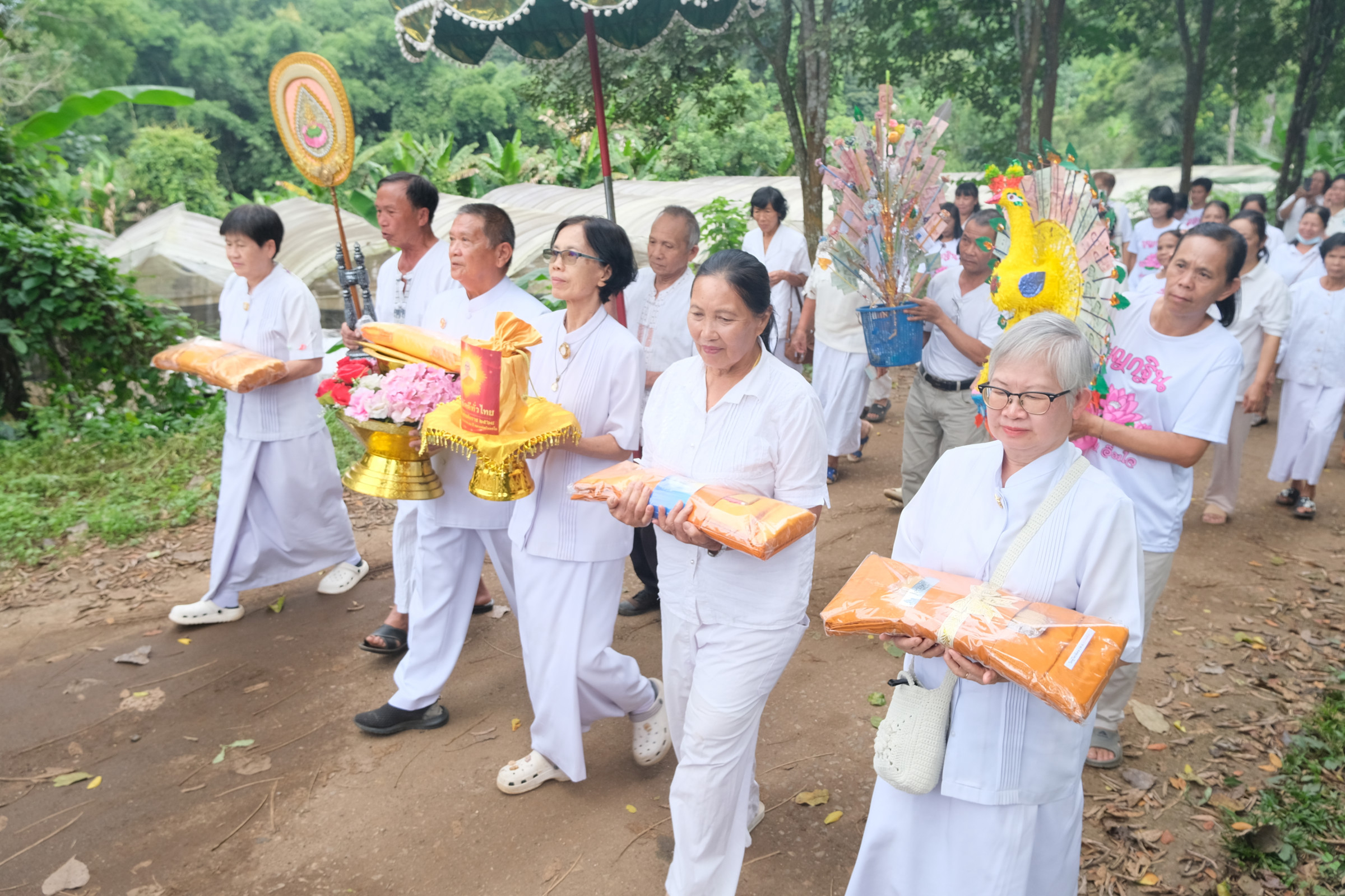 ภาพร่วมพิธีกรรมวัดบ้านออบ