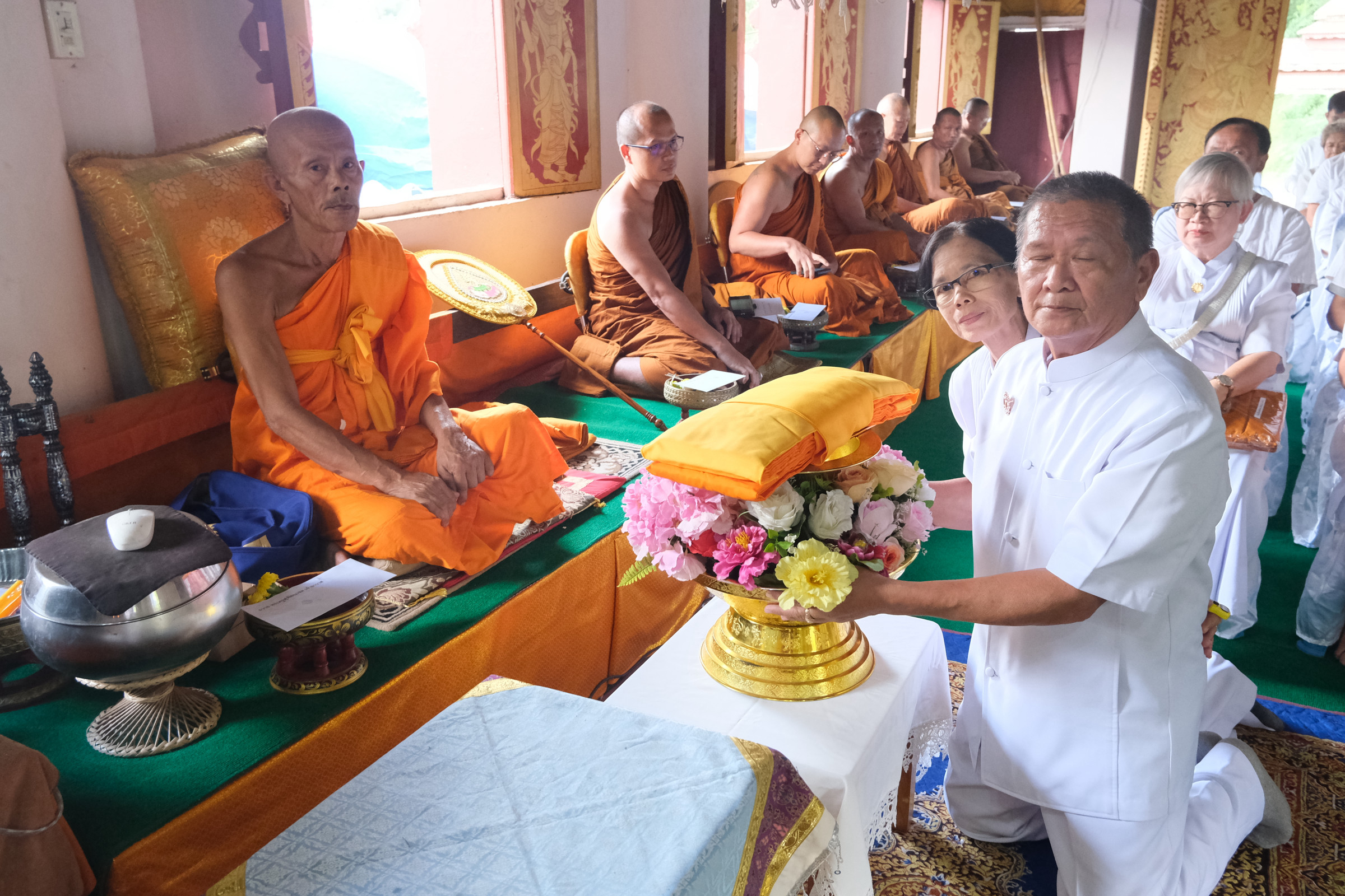 ภาพร่วมพิธีกรรมวัดบ้านออบ