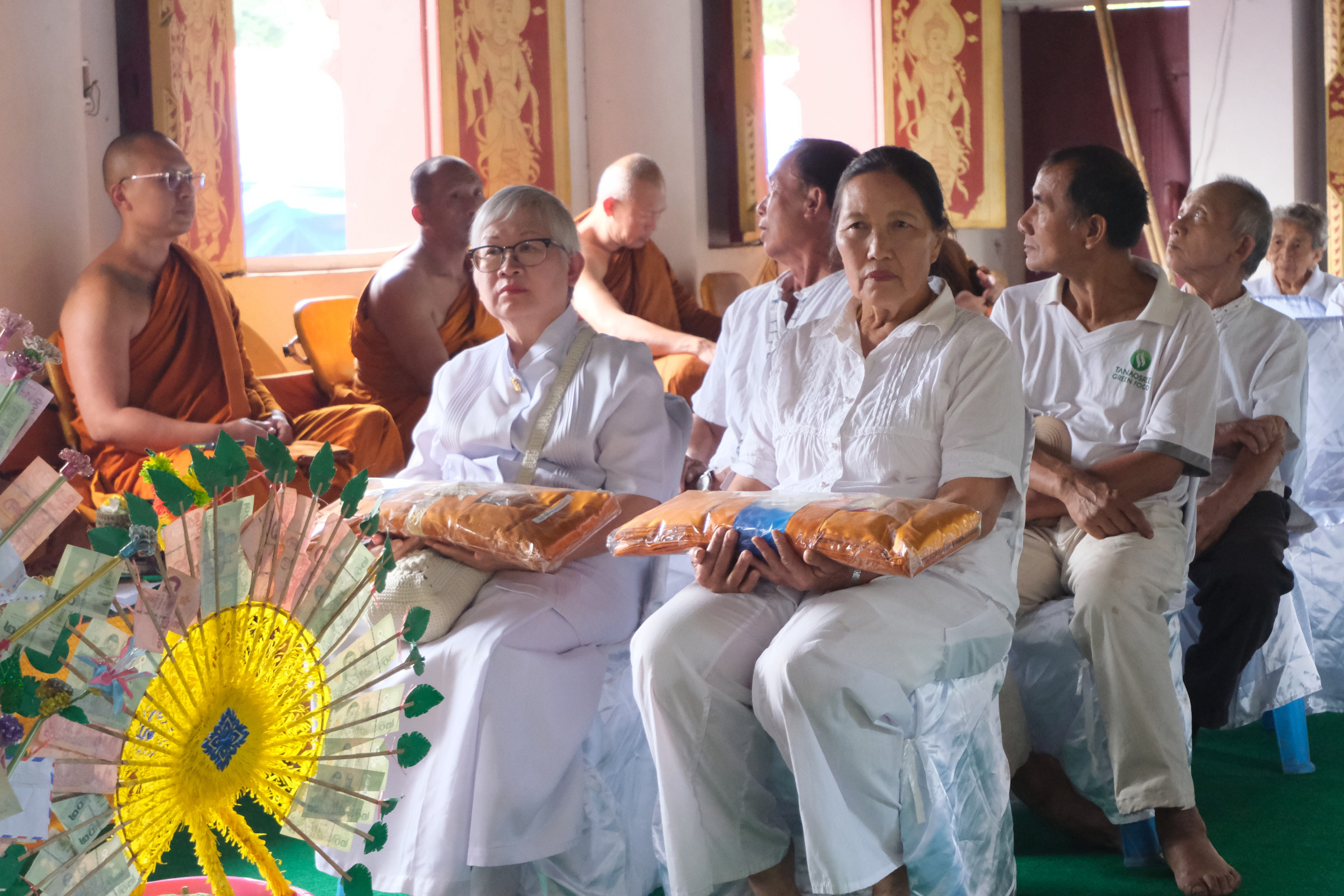 ภาพร่วมพิธีกรรมวัดบ้านออบ