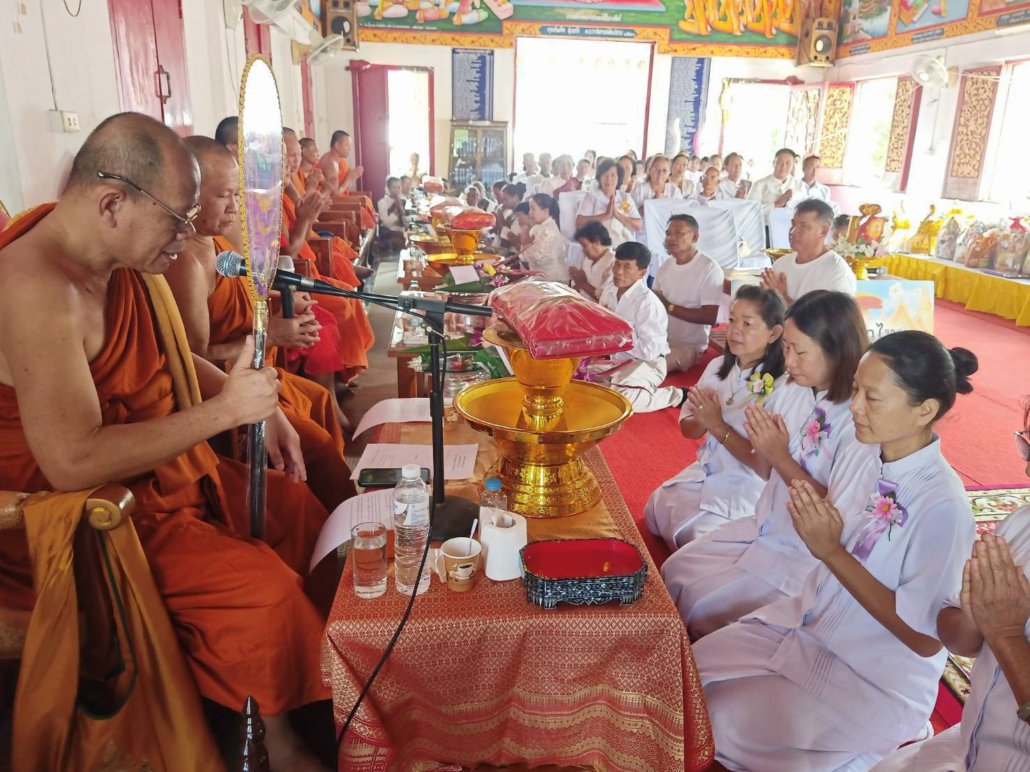 ภาพร่วมพิธีกรรมวัดสมัยชัย
