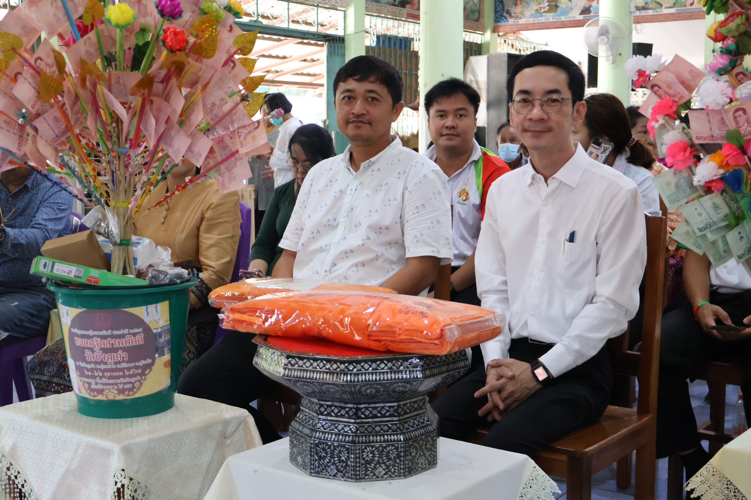 ภาพร่วมพิธีกรรมวัดบึงภูเต่า