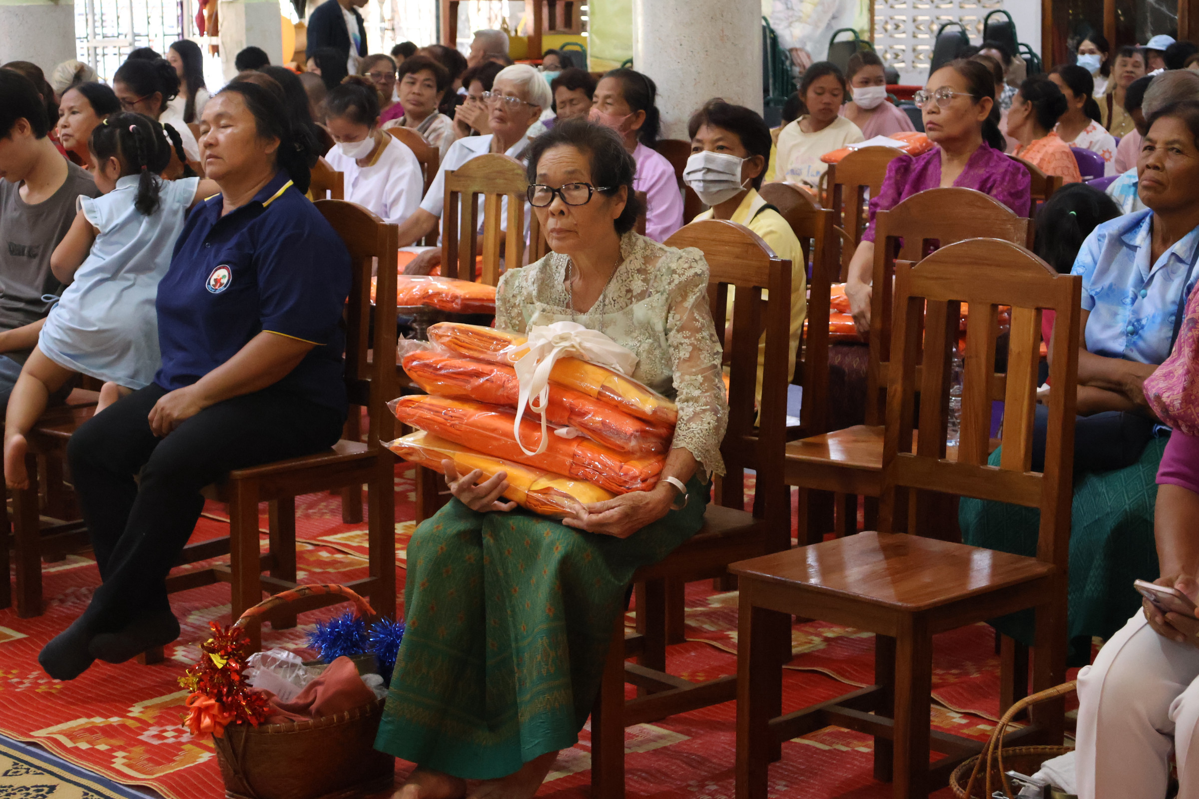 ภาพร่วมพิธีกรรมวัดบึงภูเต่า