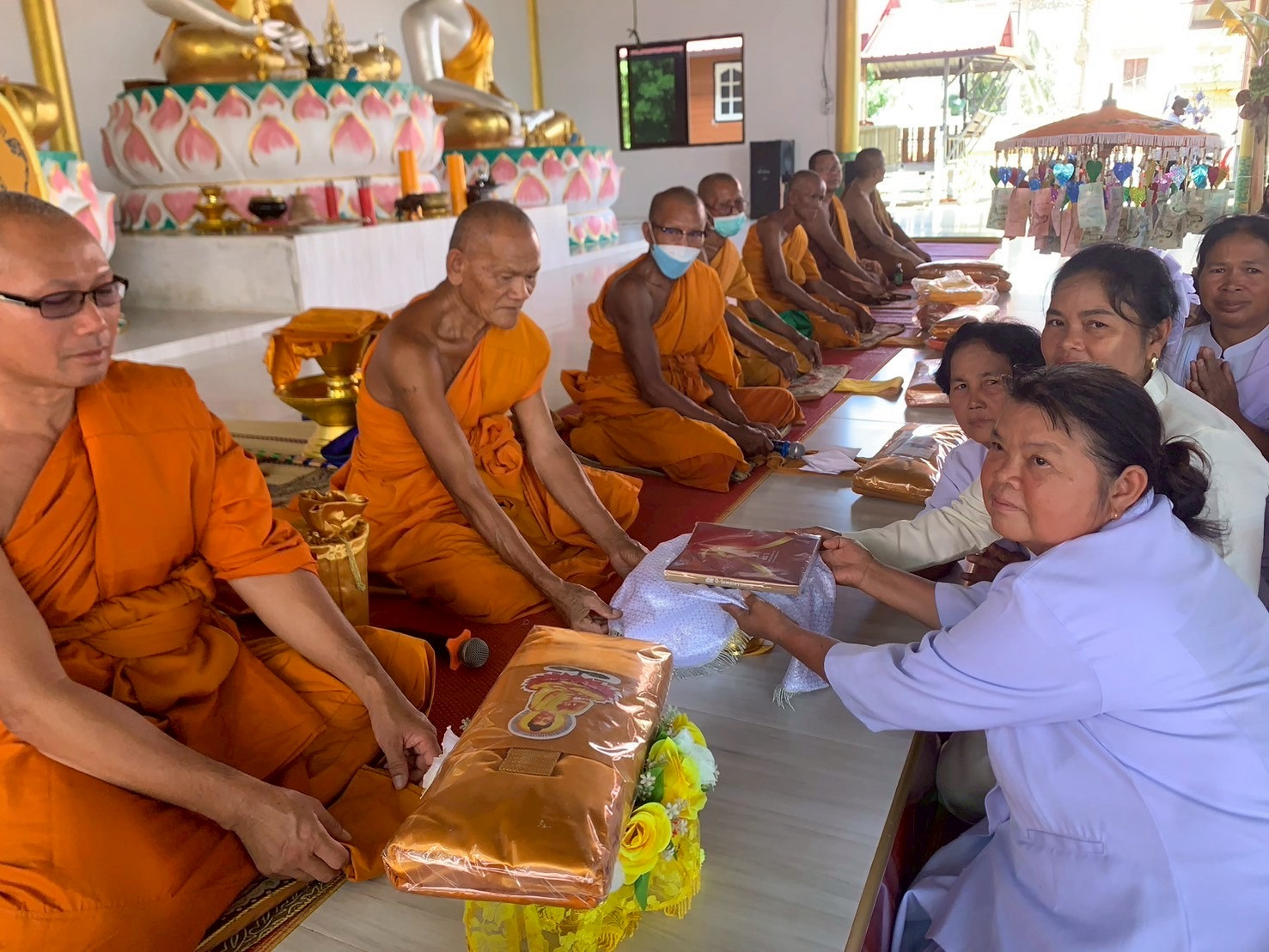 ภาพร่วมพิธีกรรมวัดโพธิ์งาม