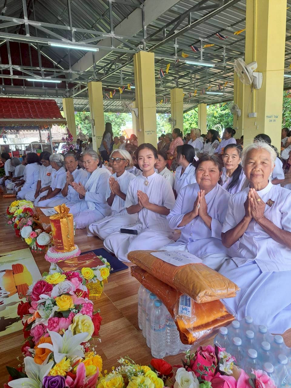 ภาพร่วมพิธีกรรมวัดหนองน้ำขุ่น