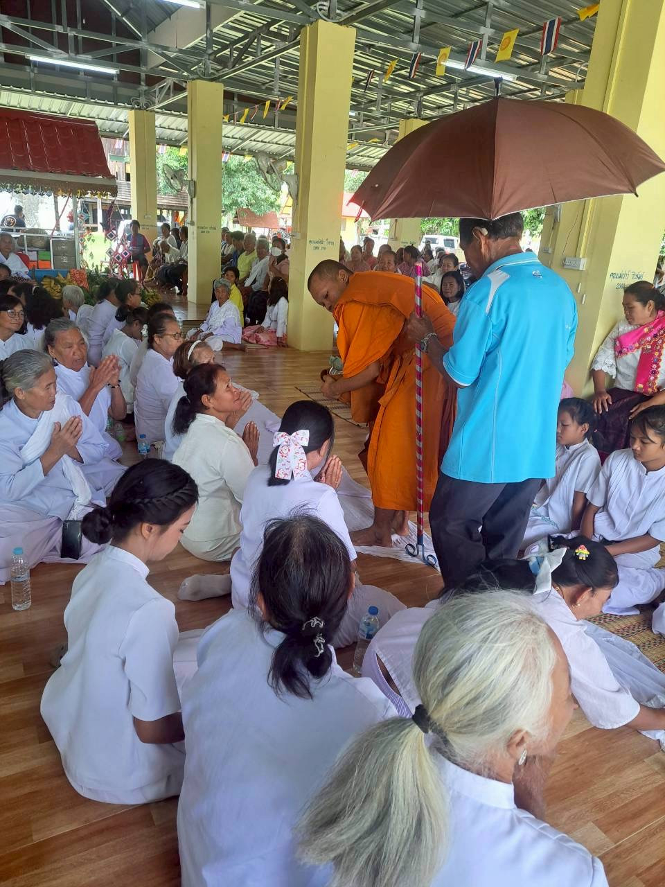 ภาพร่วมพิธีกรรมวัดหนองน้ำขุ่น