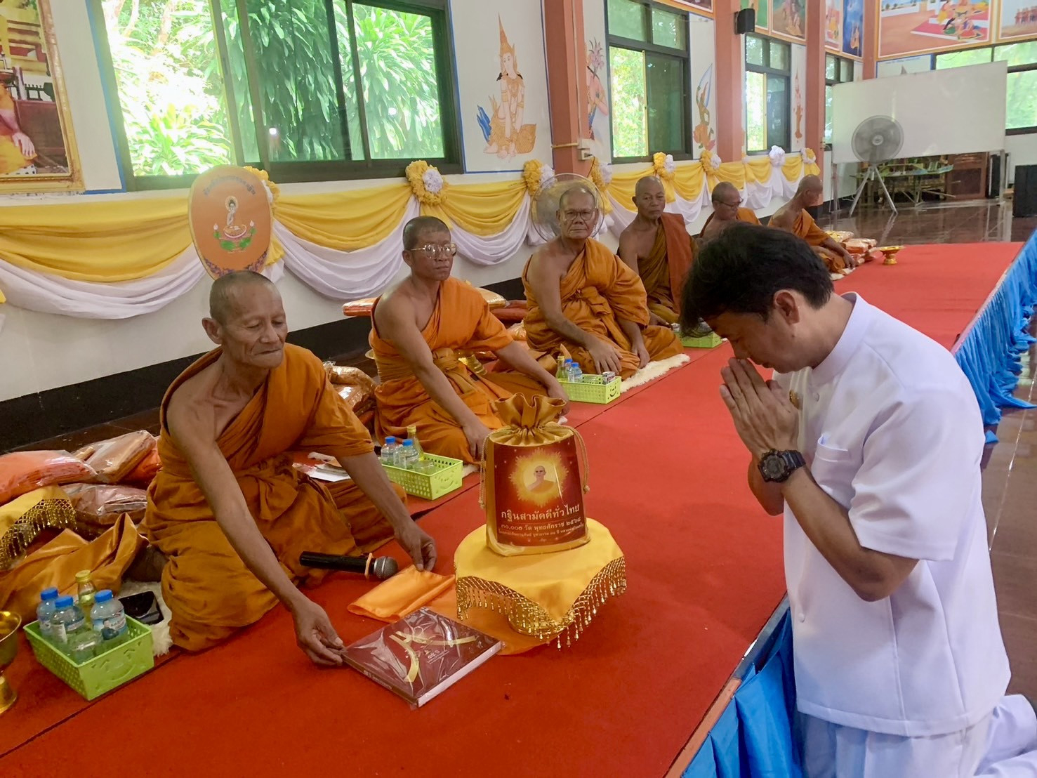 ภาพร่วมพิธีกรรมวัดน้อยหนองหว้า