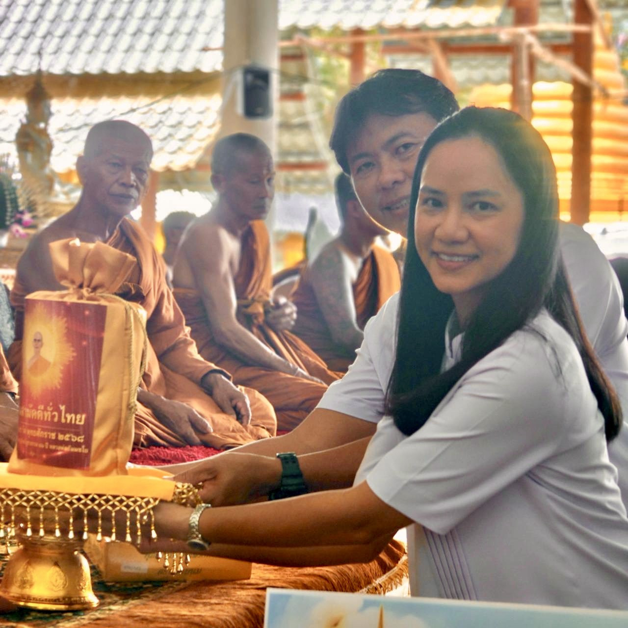 ภาพการถวายปัจจัยสำนักสงฆ์วัดป่าบ้านราษฎร์รักแดน