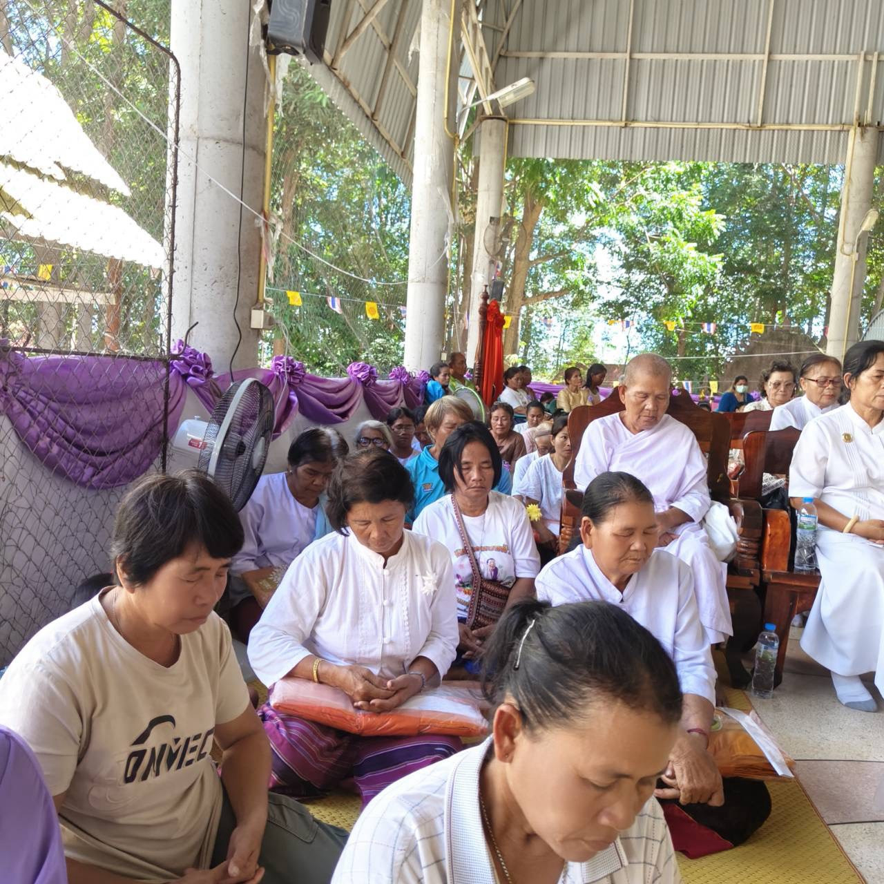 ภาพร่วมพิธีกรรมสำนักสงฆ์วัดป่าบ้านราษฎร์รักแดน