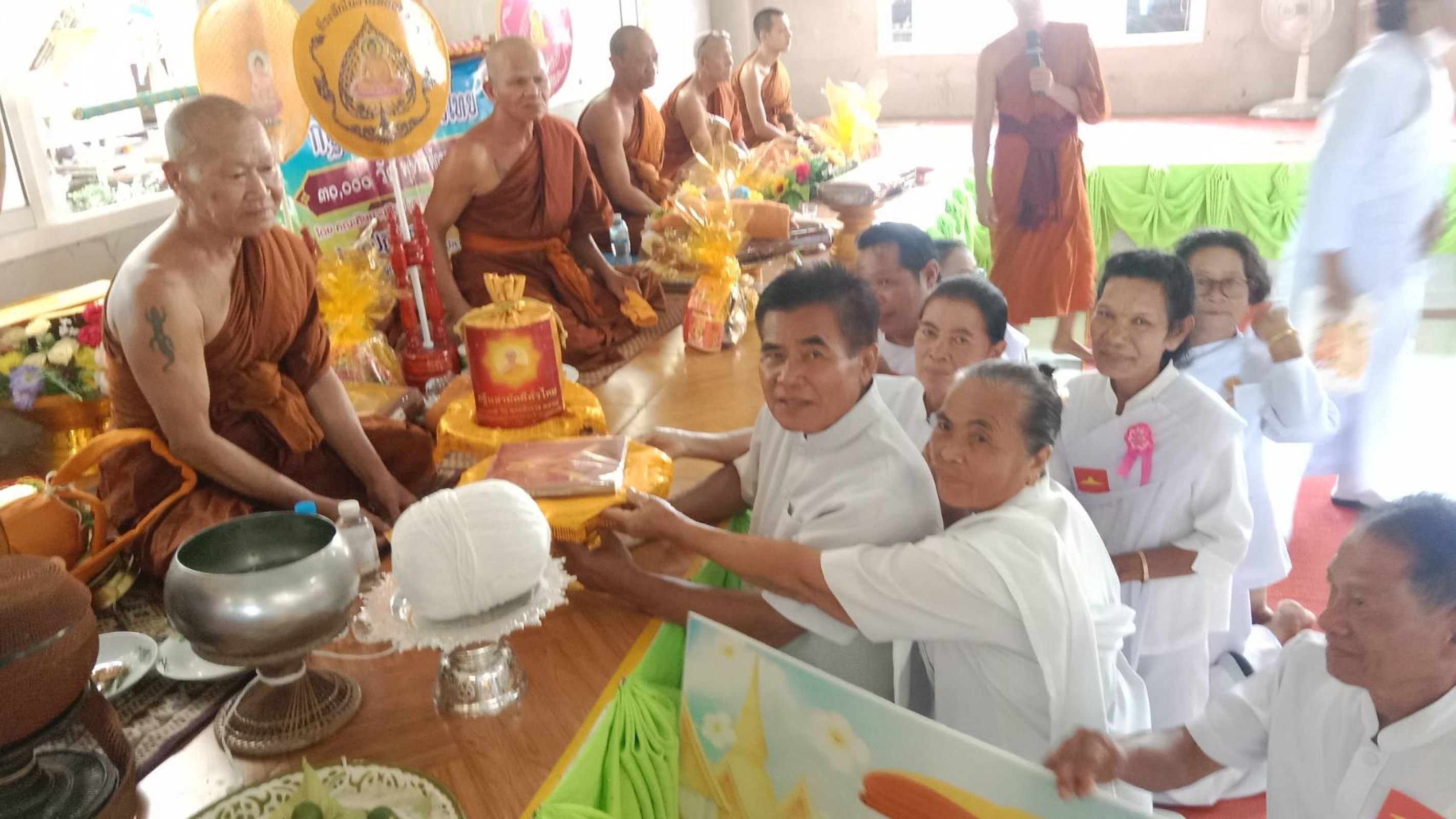 ภาพร่วมพิธีกรรมที่พักสงฆ์ป่าช้าหนองปลาไหล