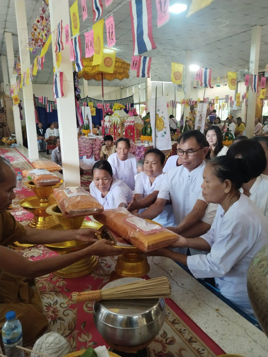 ภาพร่วมพิธีกรรมวัดระเบิกสามัคคีธรรม