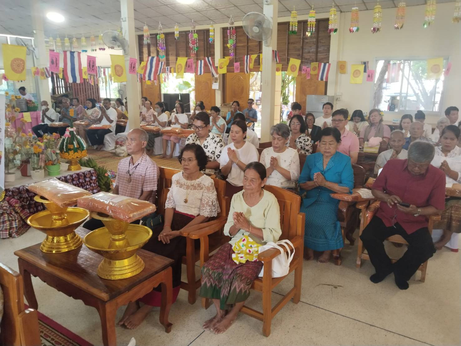 ภาพร่วมพิธีกรรมวัดระเบิกสามัคคีธรรม