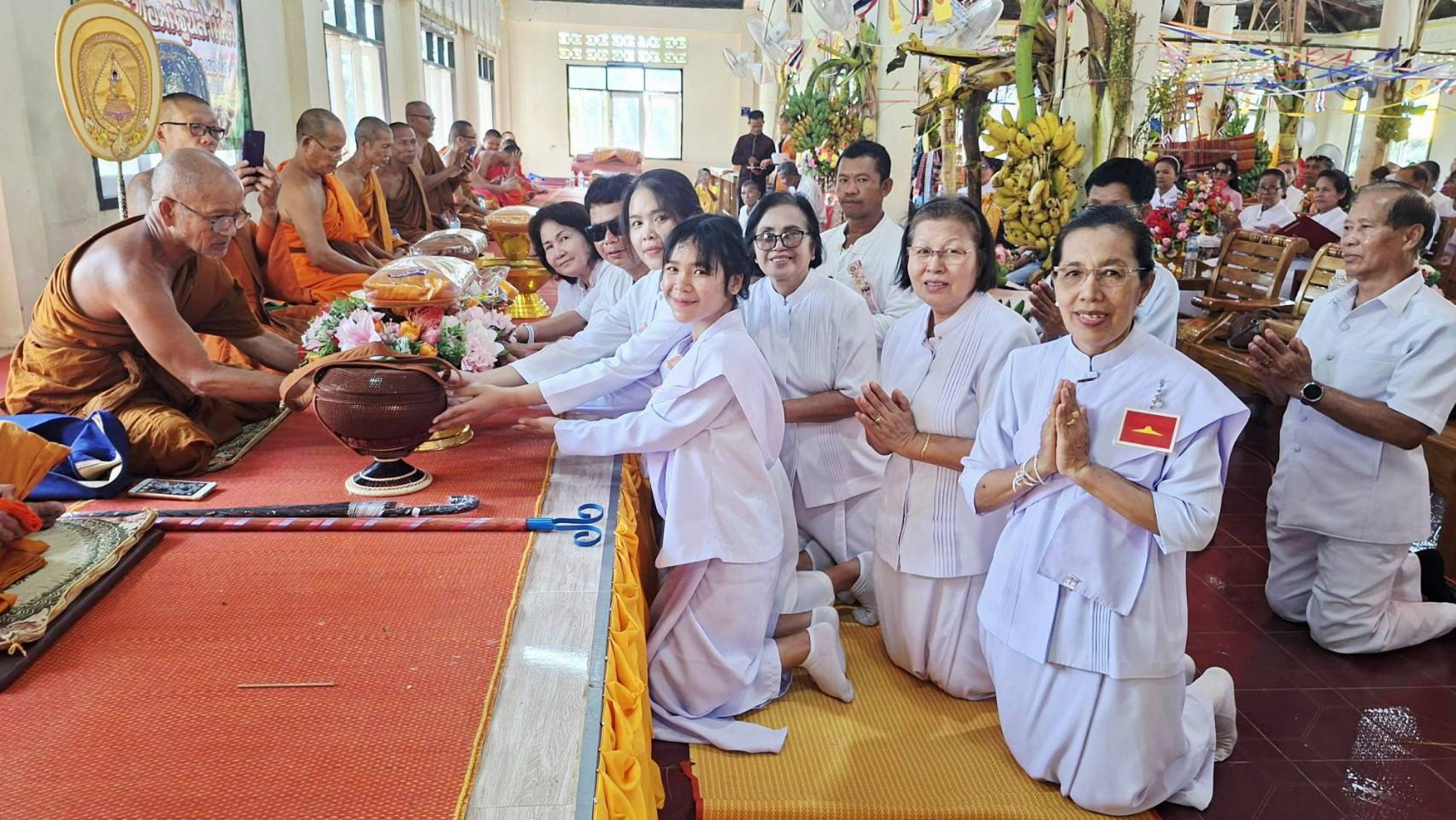 ภาพร่วมพิธีกรรมวัดป่าหนองสองห้อง