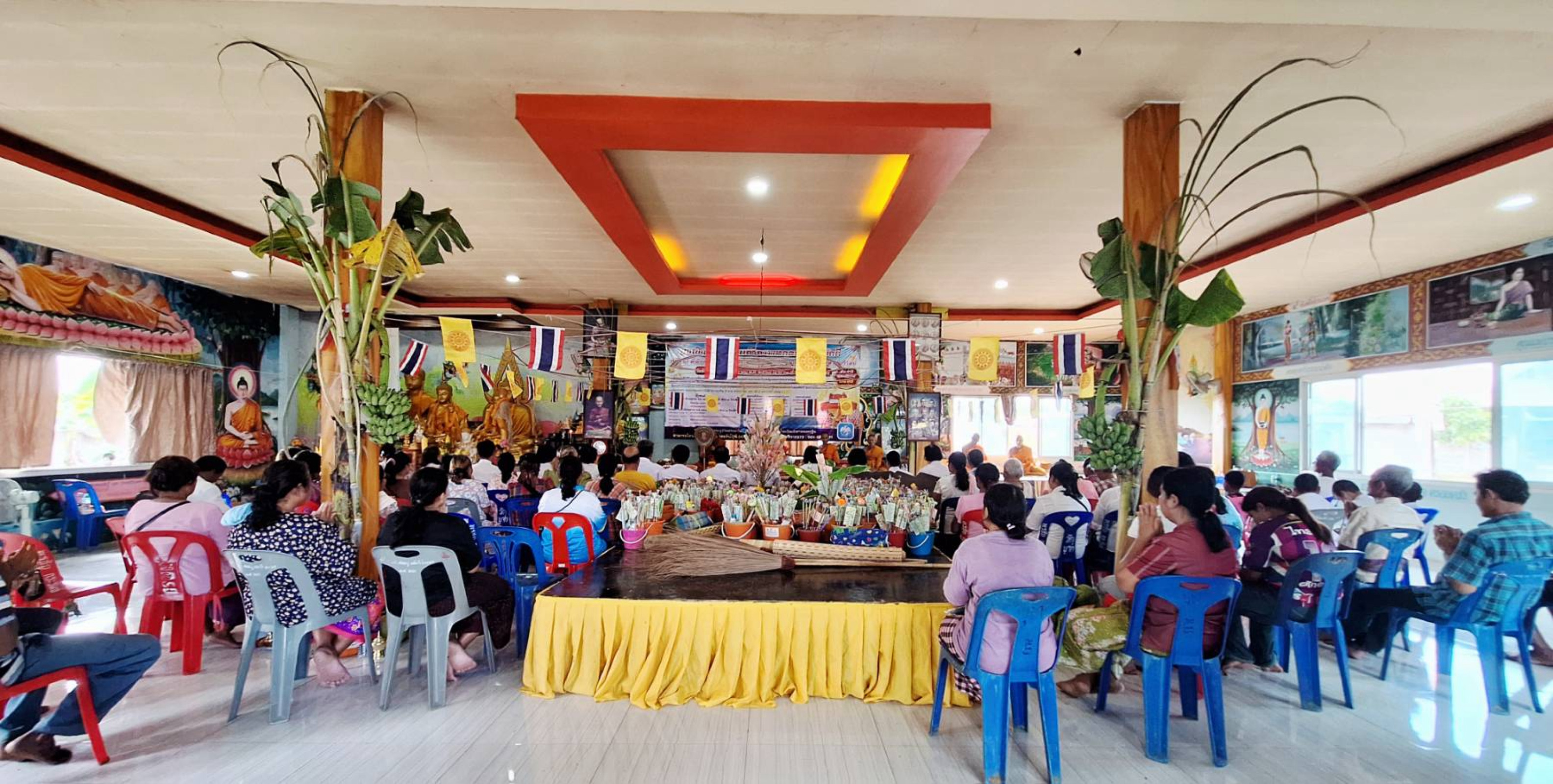 ภาพร่วมพิธีกรรมที่พักสงฆ์บ้านบุข่า