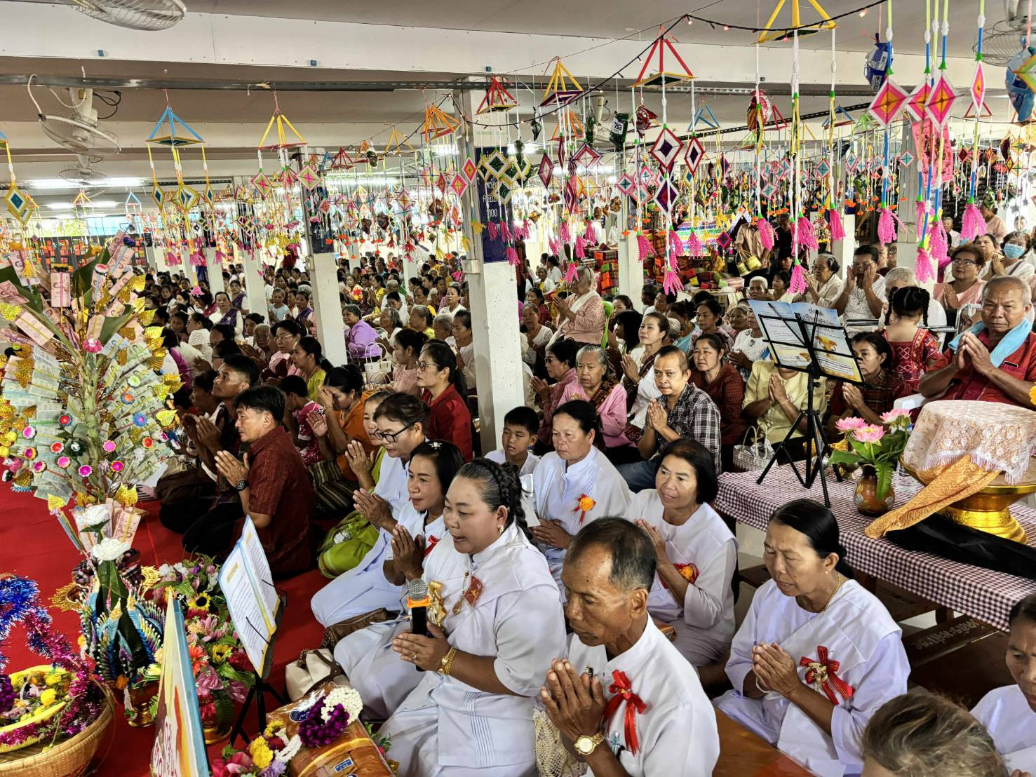ภาพร่วมพิธีกรรมวัดสระมะค่า