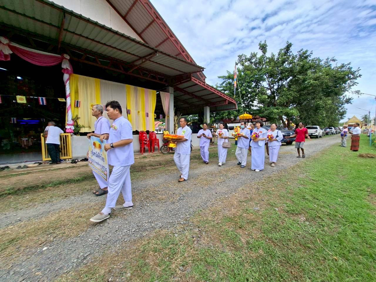 ภาพร่วมขบวนกฐินวัดโนนศิลา