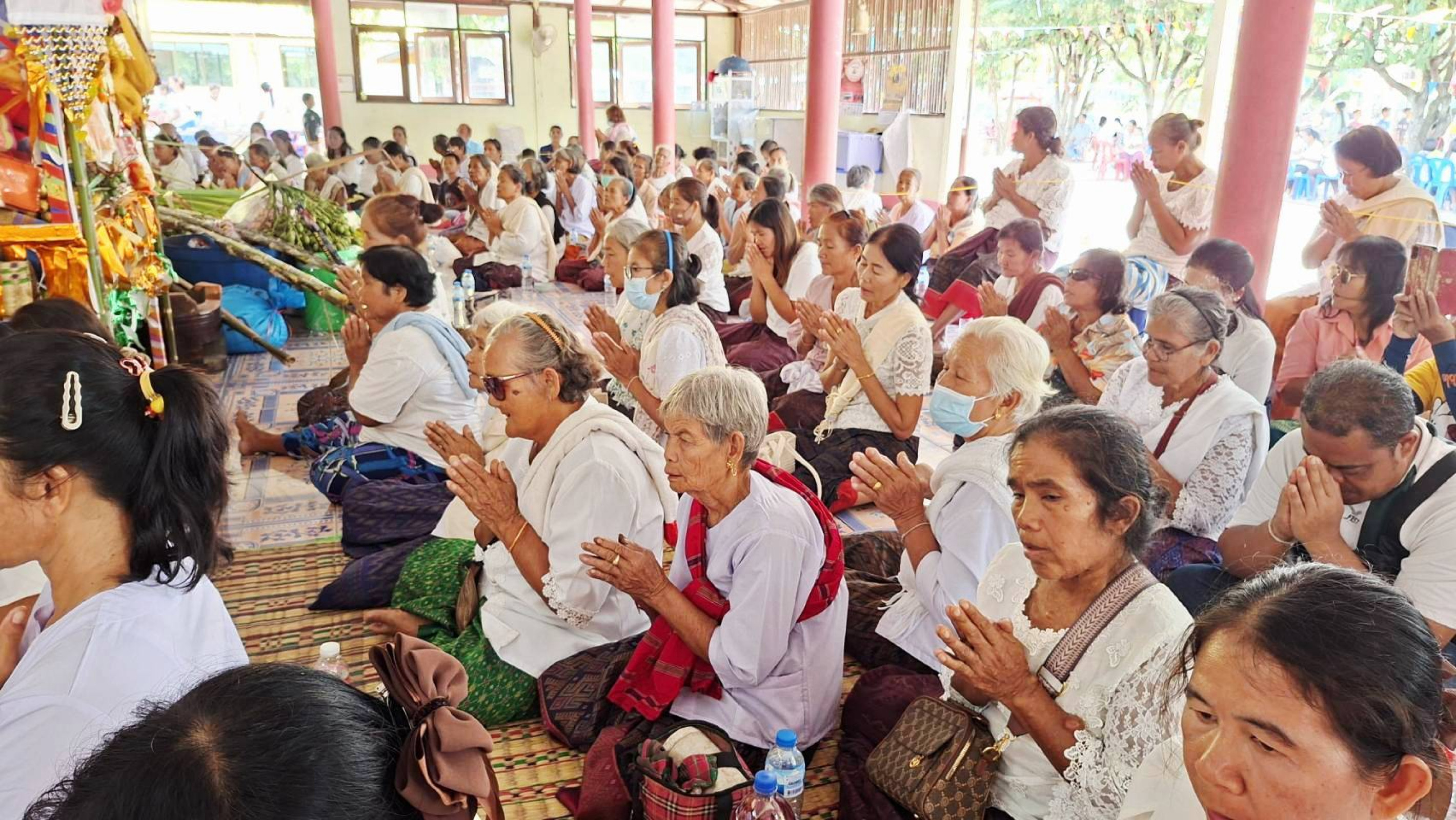 ภาพร่วมพิธีกรรมวัดสว่างบูรพา