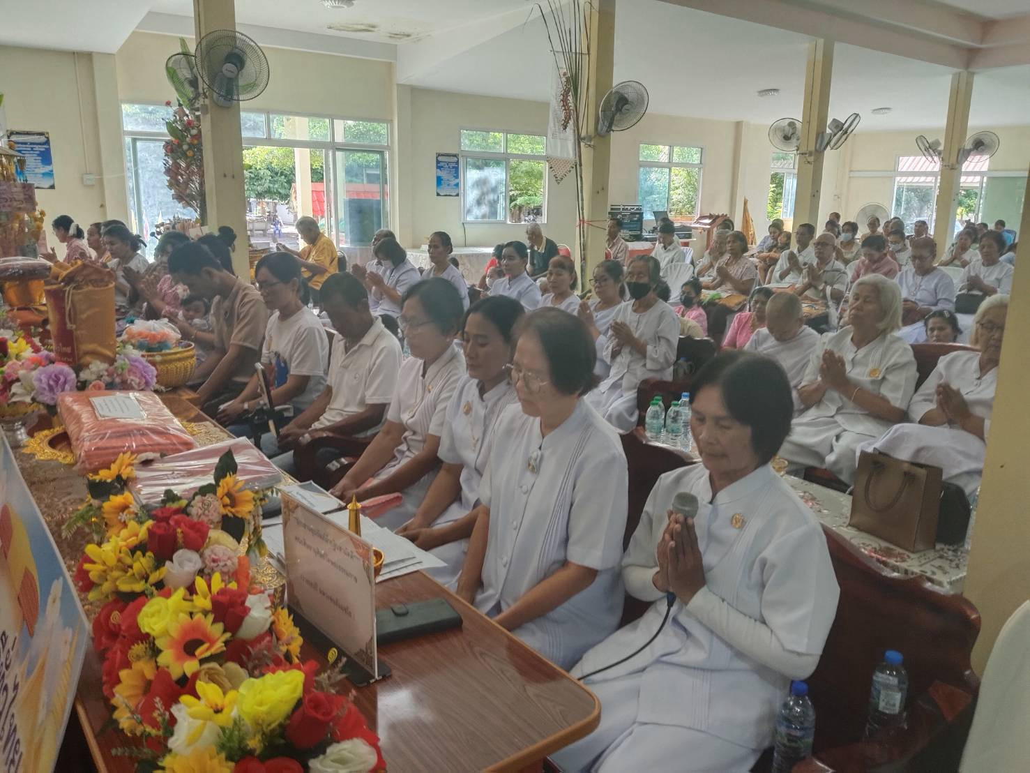 ภาพร่วมพิธีกรรมวัดทุ่งไผ่