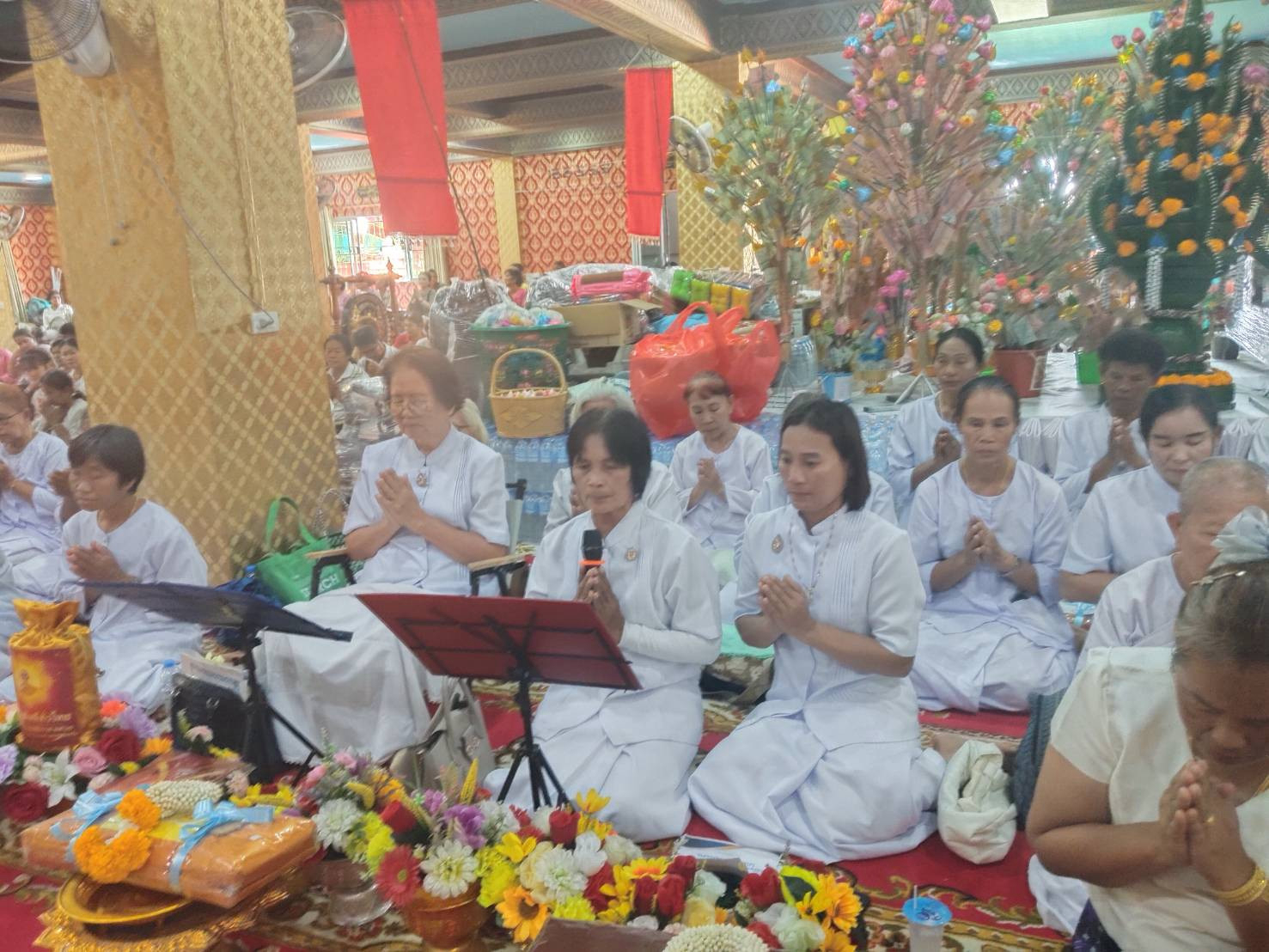 ภาพร่วมพิธีกรรมวัดโคกกลาง