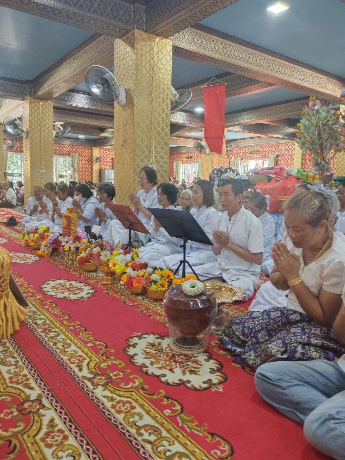 ภาพร่วมพิธีกรรมวัดโคกกลาง
