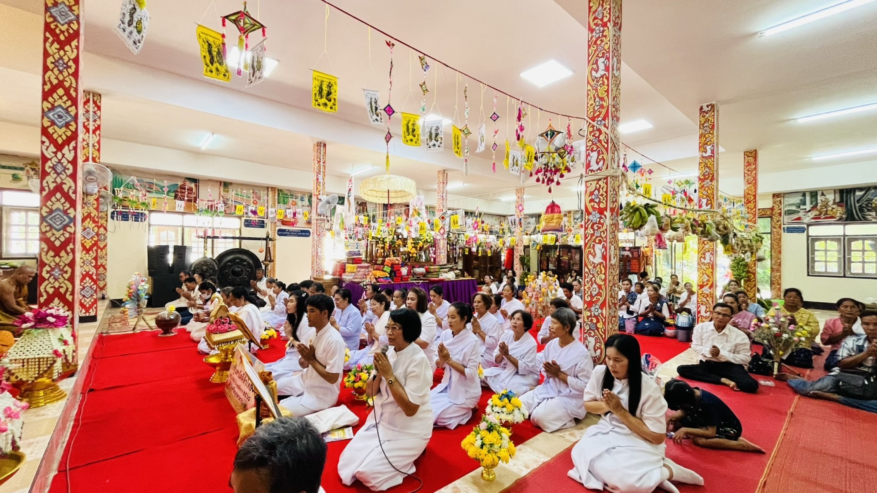 ภาพร่วมพิธีกรรมวัดป่าป่งขาม