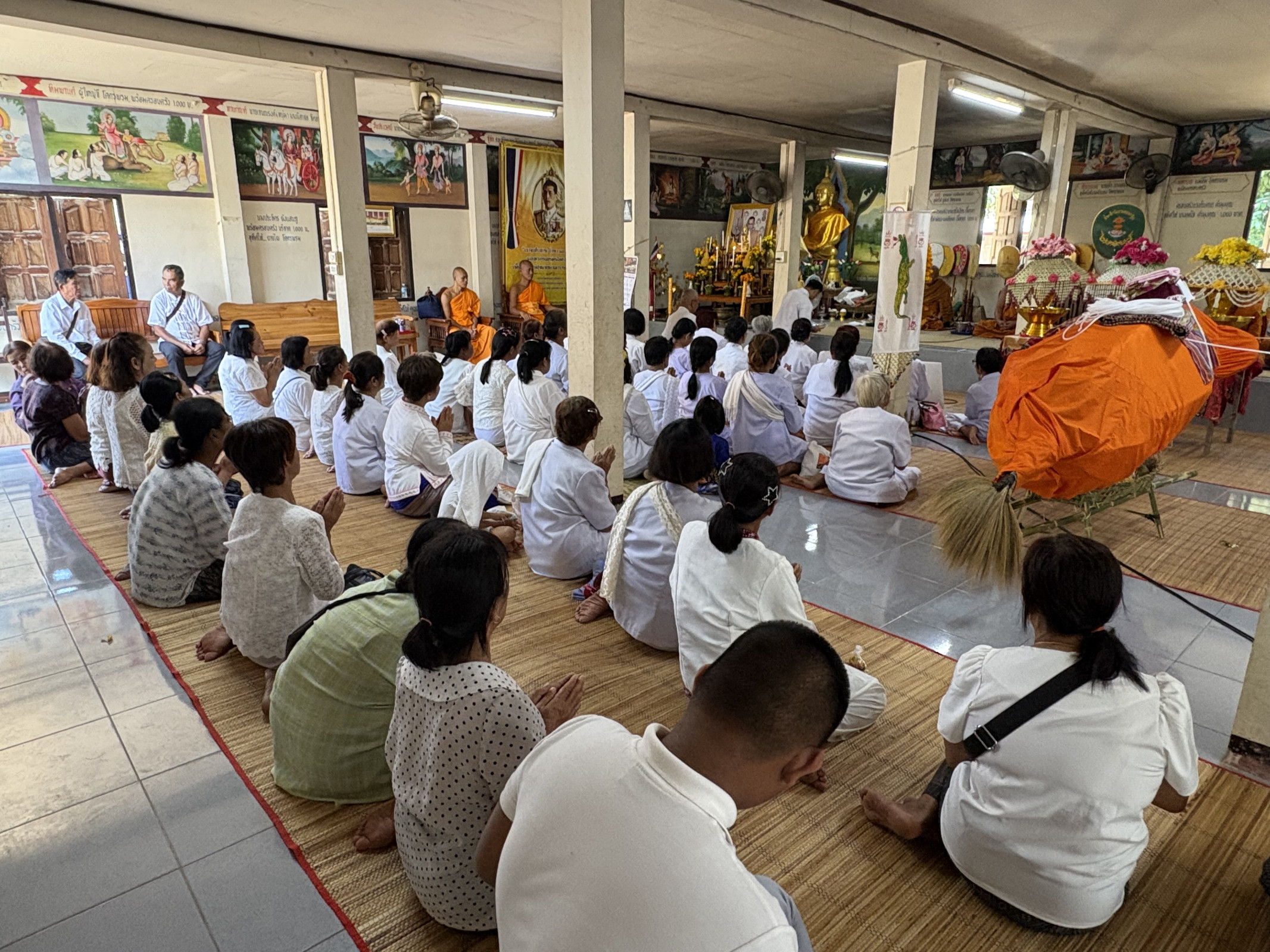 ภาพร่วมพิธีกรรมวัดโพธิ์ศรี