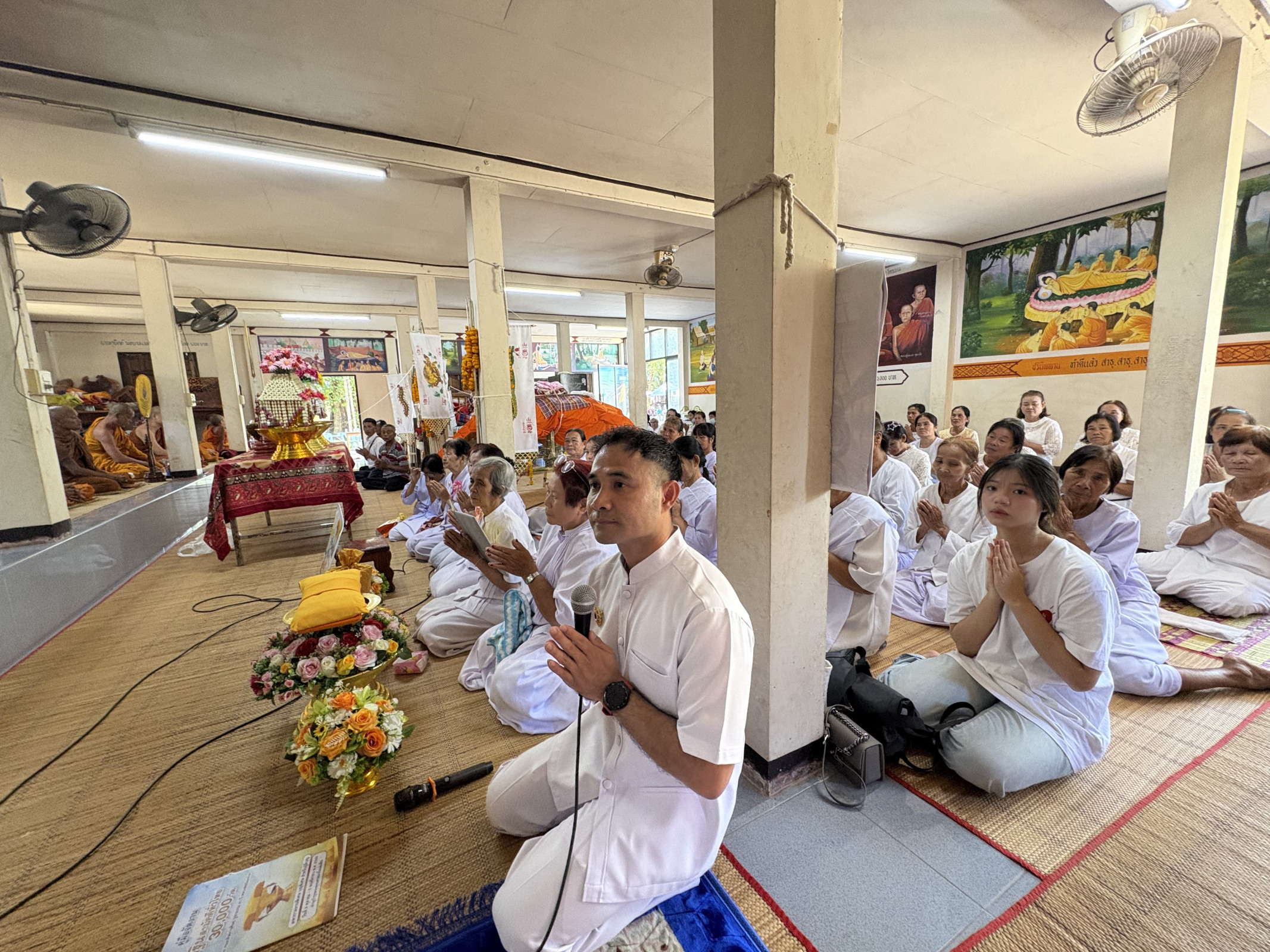 ภาพร่วมพิธีกรรมวัดโพธิ์ศรี