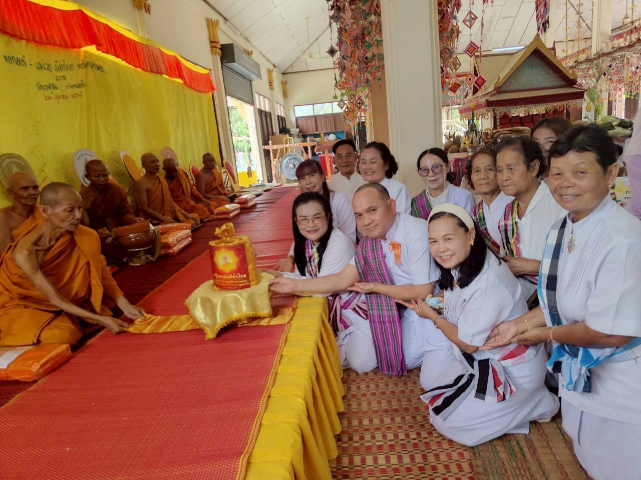ภาพการถวายปัจจัยวัดเวฬุวัน