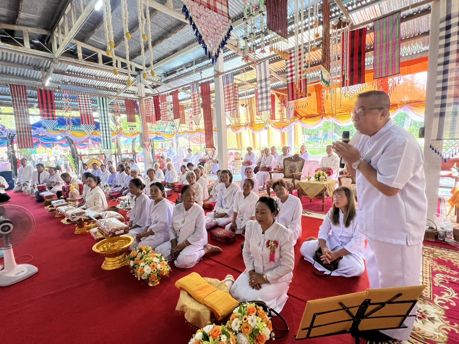 ภาพร่วมพิธีกรรมวัดแจ้ง