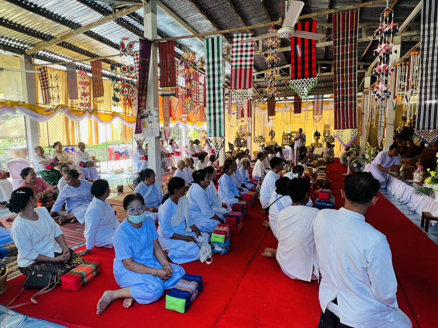 ภาพร่วมพิธีกรรมวัดแจ้ง