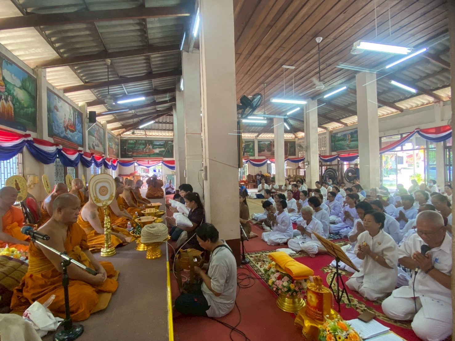 ภาพร่วมพิธีกรรมวัดโพธิ์ศรีแก้ว