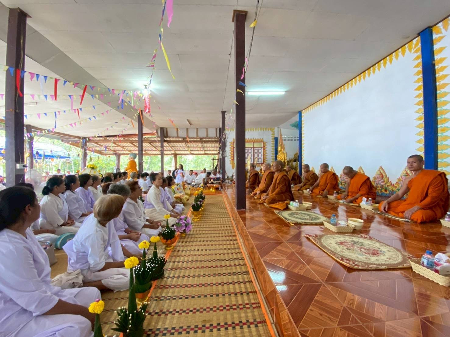 ภาพร่วมพิธีกรรมวัดหนองแคน