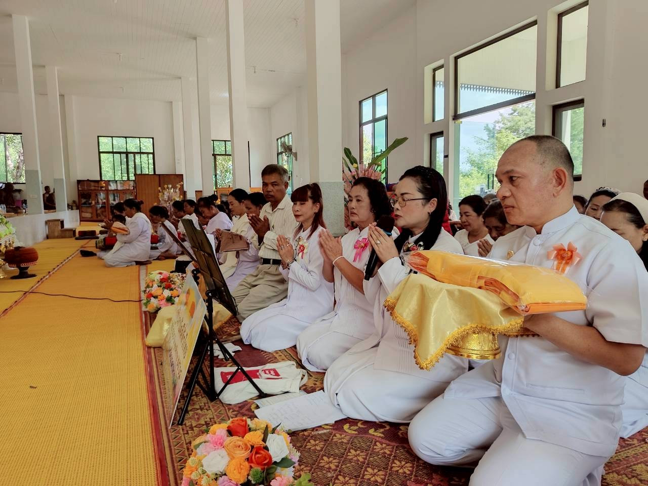 ภาพร่วมพิธีกรรมที่พักสงฆ์อุทยานธรรมภูฮังรังษี