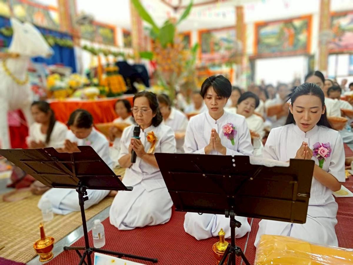 ภาพร่วมพิธีกรรมวัดสว่างอารมณ์