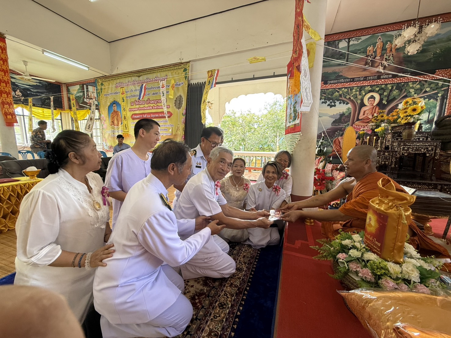 ภาพร่วมพิธีกรรมวัดไทย