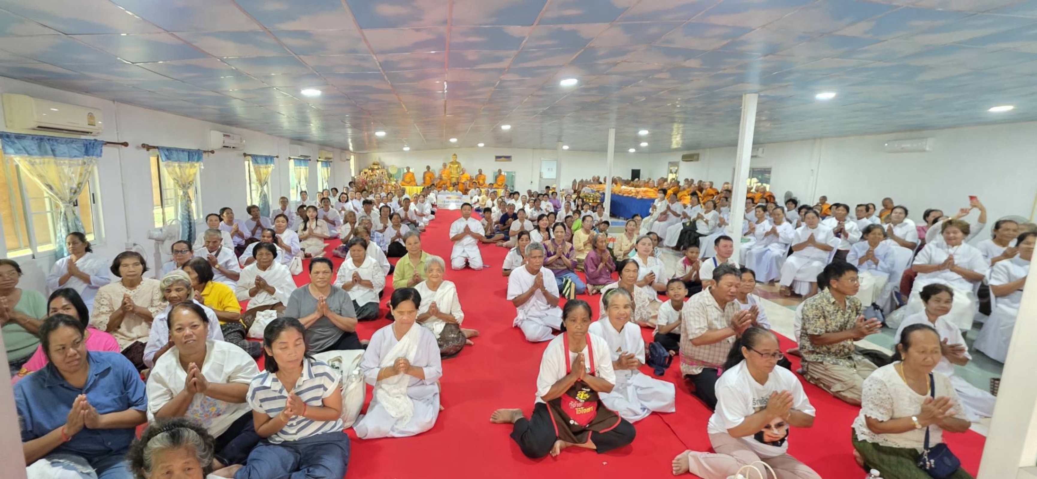 ภาพร่วมพิธีกรรมวัดภูคำรัตนมงคล