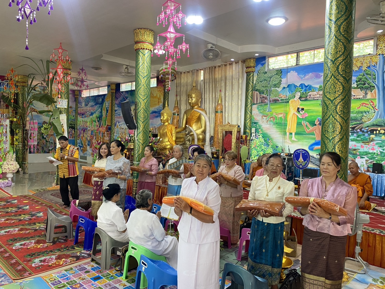 ภาพร่วมพิธีกรรมวัดราษฎร์ดำริ