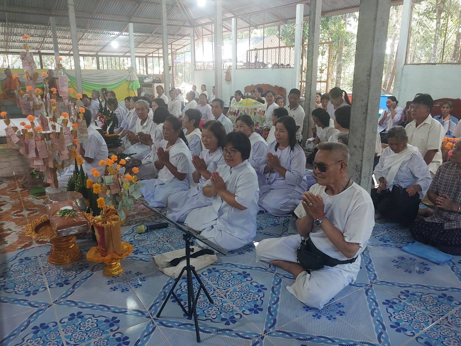ภาพร่วมพิธีกรรมวัดป่าสร้างแป้น