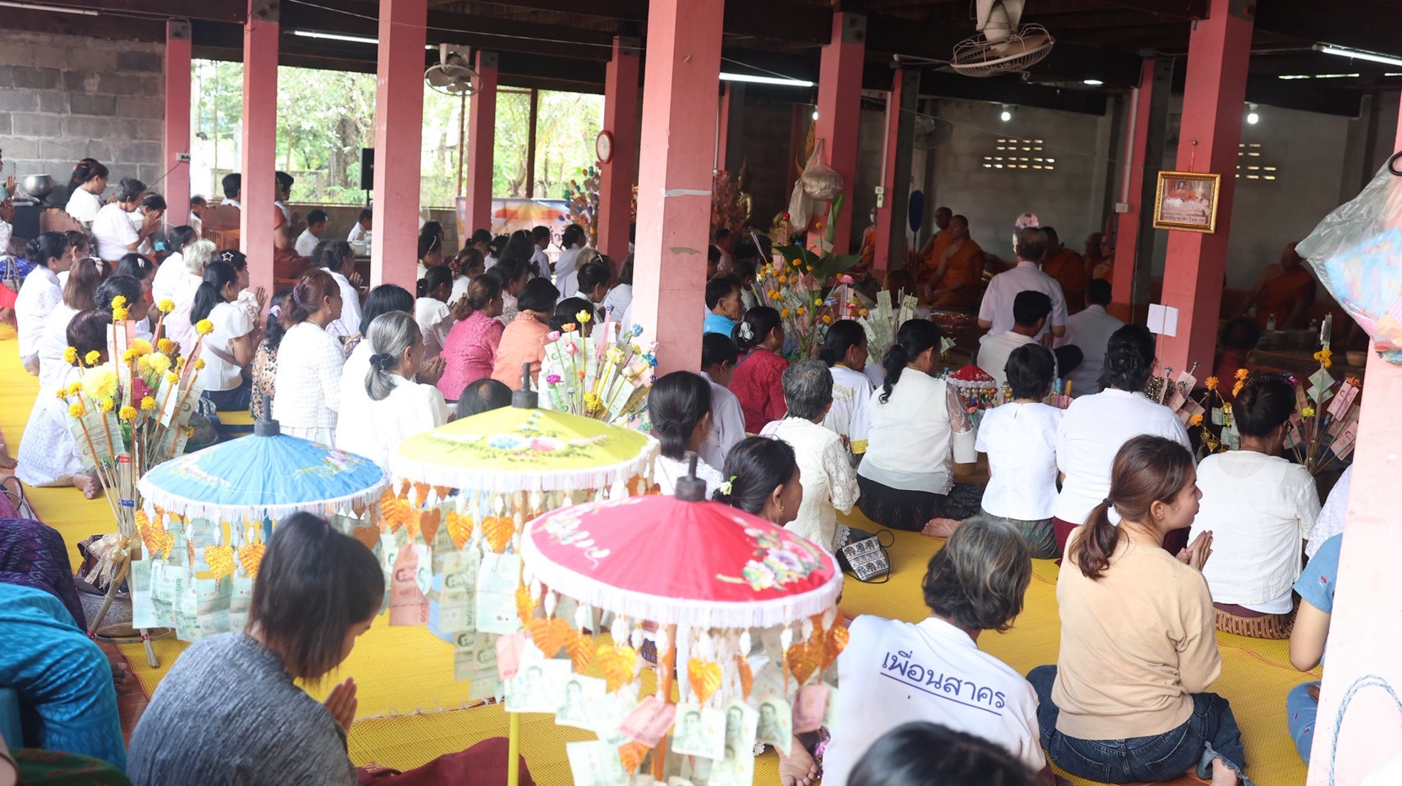 ภาพร่วมพิธีกรรมวัดคำเสนแสนสุข